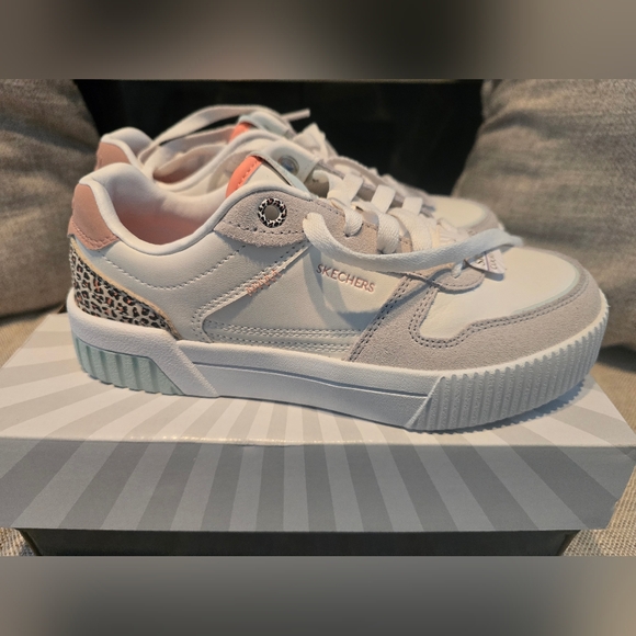 NEW Skechers Women's Multicolor Sneakers SIZE 5 - Picture 11 of 13